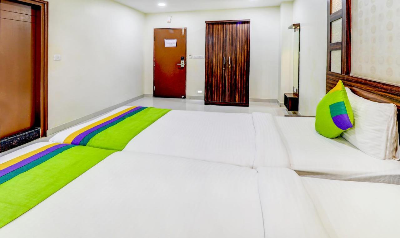 Ring View Hotels - Hebbal Bangalore Bagian luar foto