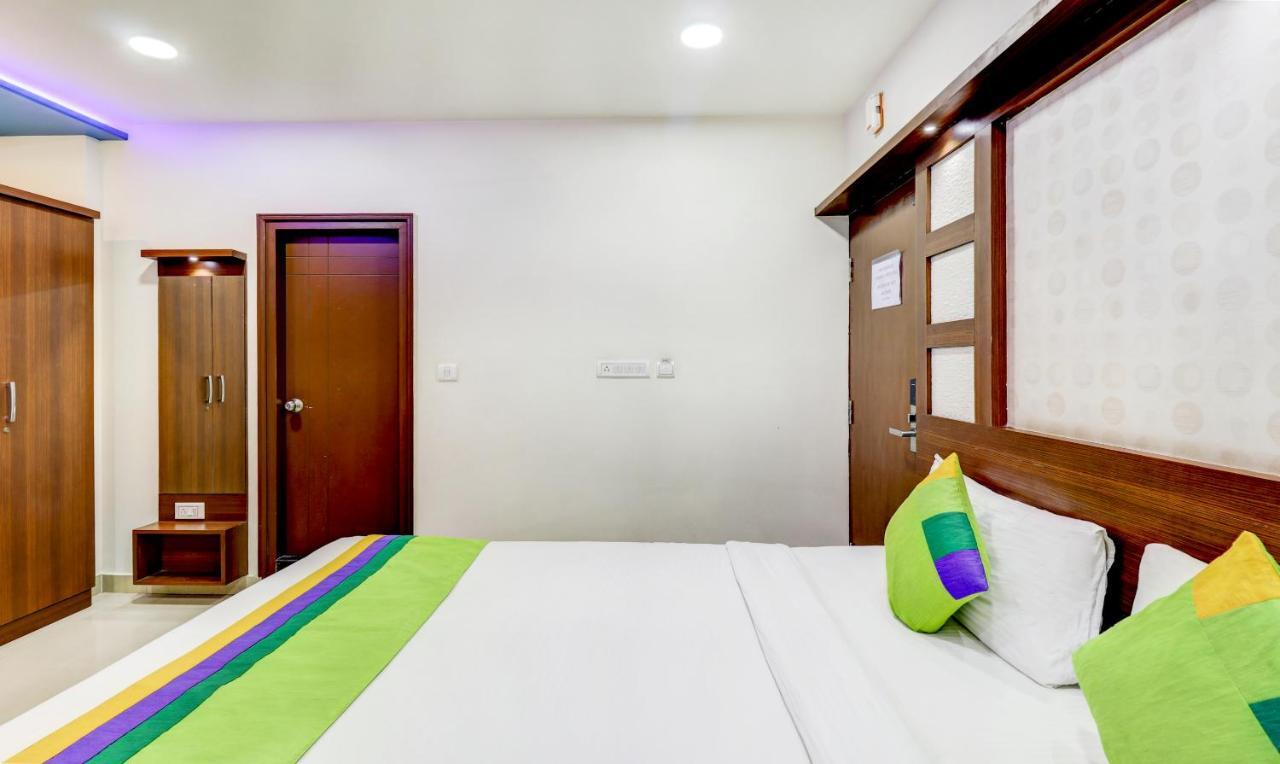 Ring View Hotels - Hebbal Bangalore Bagian luar foto